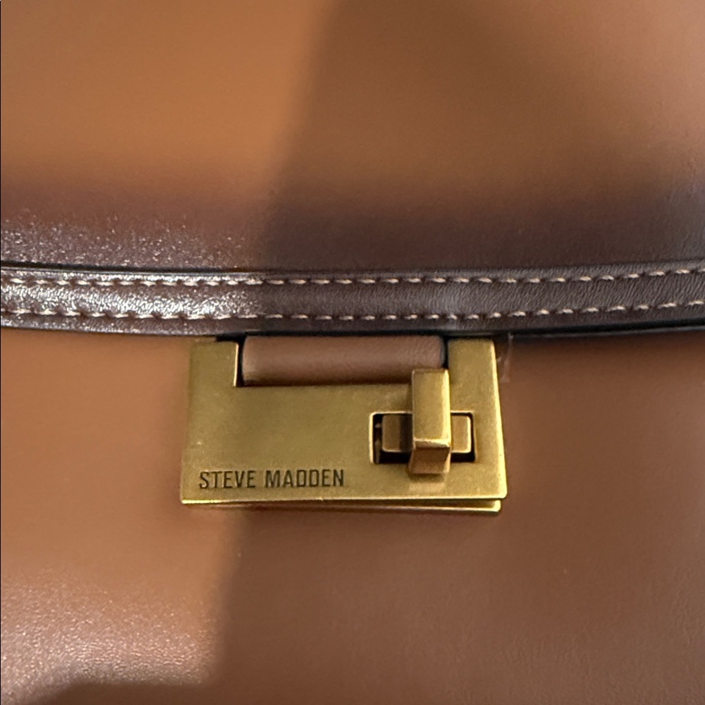 Steve Madden Tan Crossbody Bag with Gold Accents - Picture 2 of 11